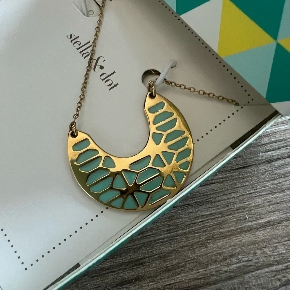 Stella & Dot simple chic